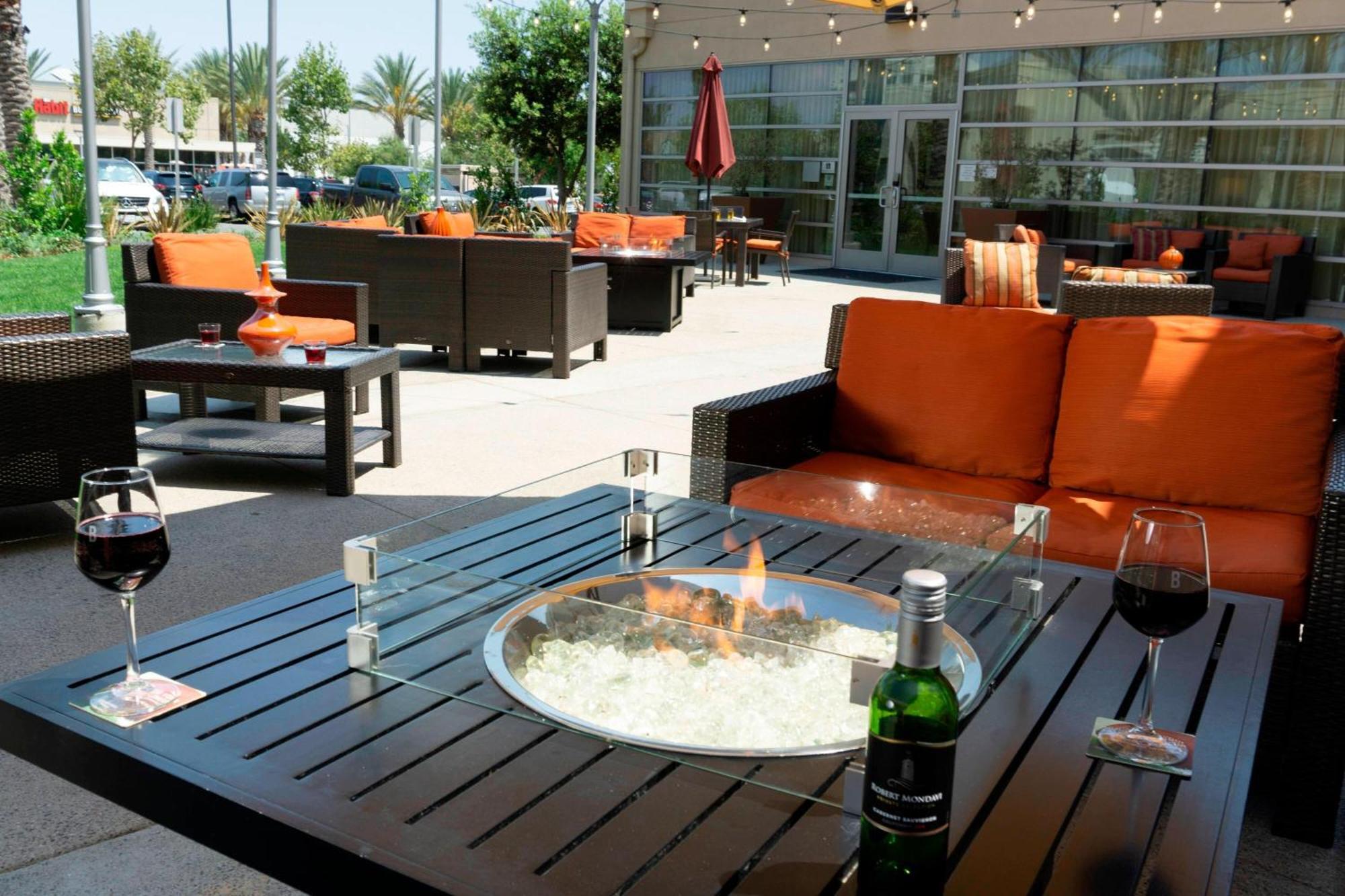 Courtyard Long Beach Airport Esterno foto